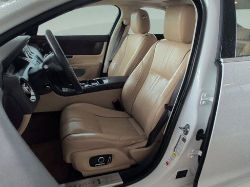 Used 2017 Jaguar XJ R-Sport image 26