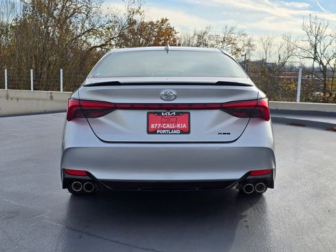 Used 2021 Toyota Avalon XSE image 4