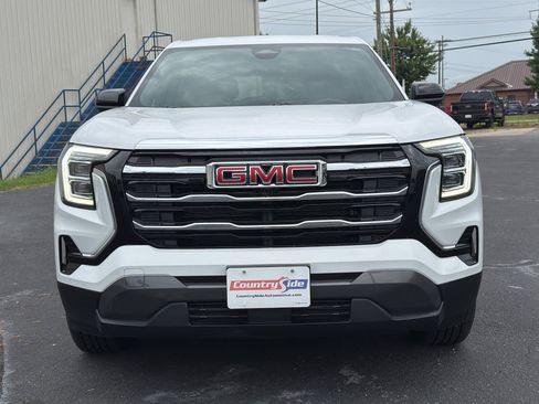 Used 2025 GMC Terrain Elevation FWD image 3