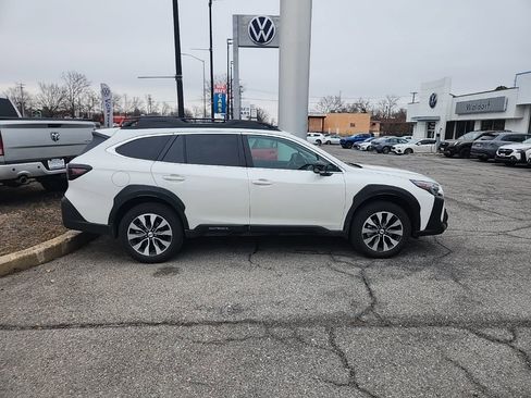 Used 2025 Subaru Outback Limited image 2