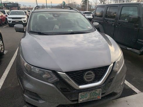 Used 2020 Nissan Rogue Sport SV w/ Technology Package image 1