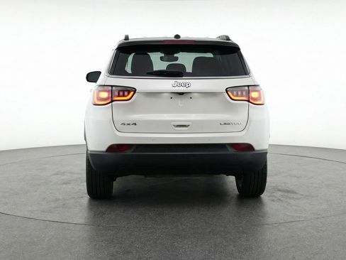 Used 2025 Jeep Compass Limited image 7