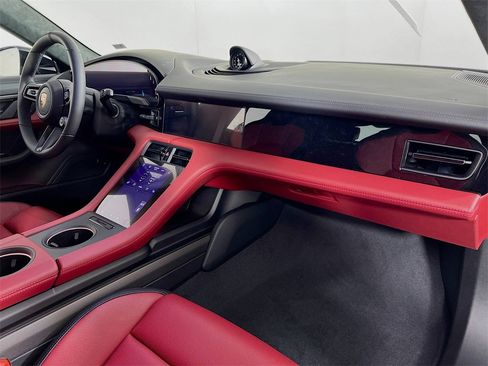 New 2026 Porsche Taycan GTS image 30