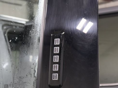 Used 2024 Ford F250 Platinum image 39