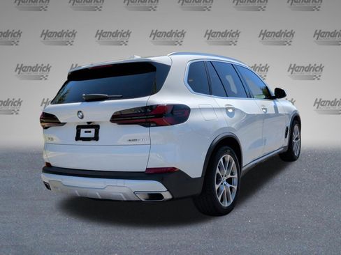 Used 2024 BMW X5 xDrive40i w/ Parking Assistance Package AWD/4WD image 7