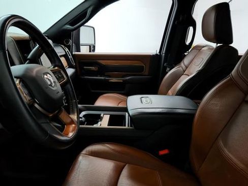 Used 2023 RAM 3500 Limited image 10