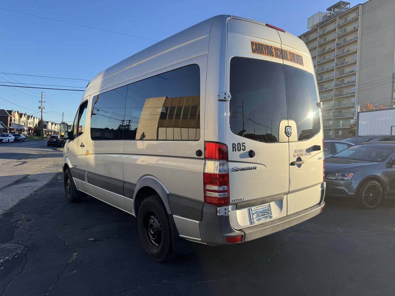 Used 2007 Dodge Sprinter 2500 w/ Cooling Group RWD image 4