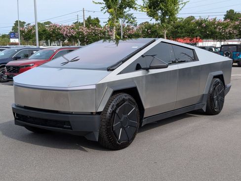 Used 2024 Tesla Cybertruck AWD Crew Cab image 7