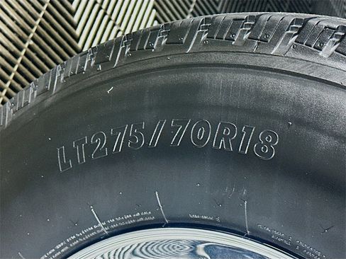 Used 2024 RAM 2500 Tradesman w/ Chrome Appearance Group image 32