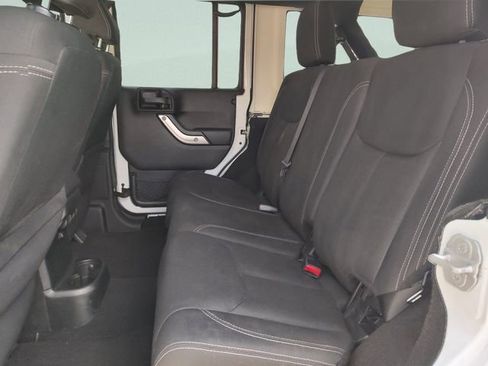 Certified 2016 Jeep Wrangler Unlimited Sahara AWD/4WD image 25