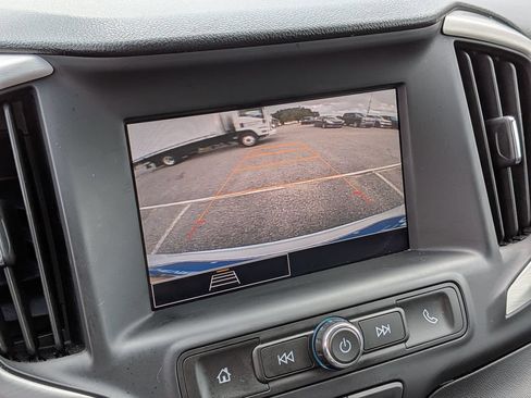 Used 2024 GMC Terrain SLE FWD image 19