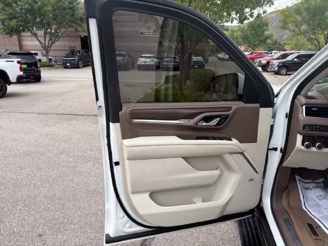 Used 2021 GMC Yukon Denali w/ Denali Premium Package AWD/4WD image 10