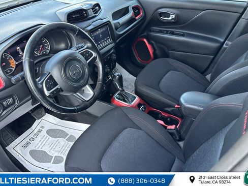 Used 2018 Jeep Renegade Trailhawk image 7