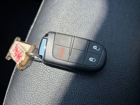 Used 2025 Jeep Compass Trailhawk AWD/4WD image 18