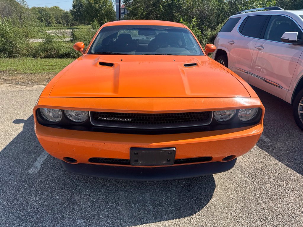 Used 2012 Dodge Challenger SXT RWD image 2