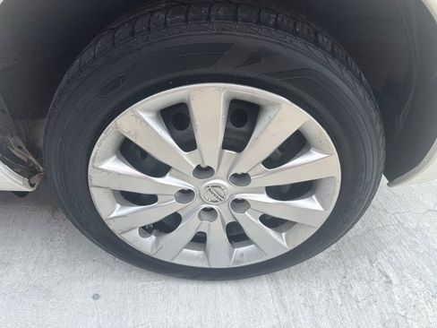 Used 2015 Nissan Leaf S w/ Charge Package FWD image 9