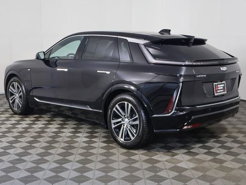 Used 2024 Cadillac Lyriq Luxury w/ LPO, Floor Liner Package AWD/4WD image 14