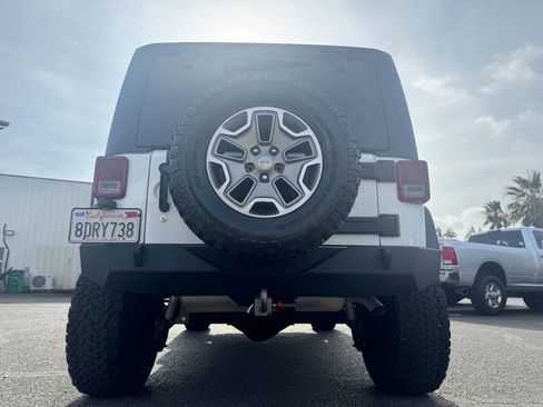 Used 2018 Jeep Wrangler Unlimited Rubicon w/ Connectivity Group image 33