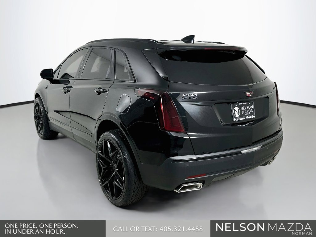 Used 2017 Cadillac XT5 Luxury w/ Driver Awareness Package FWD image 8