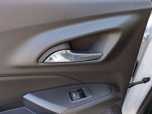 Used 2025 Chevrolet Trax LT image 25