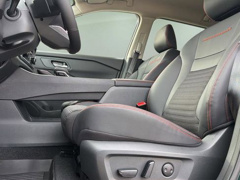 New 2026 Nissan Rogue SV AWD/4WD image 23
