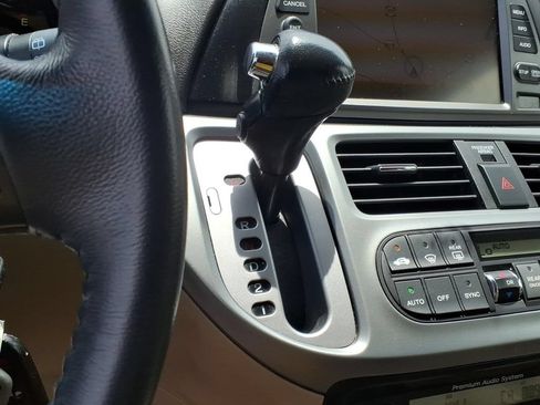 Used 2010 Honda Odyssey Touring image 16