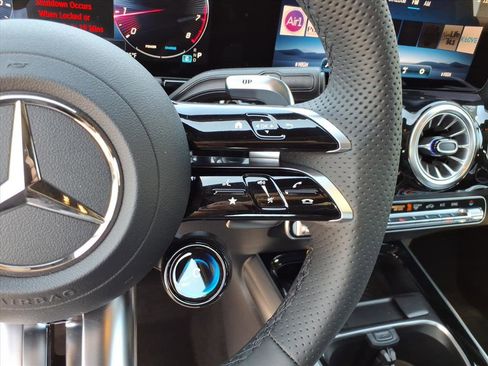 New 2026 Mercedes-Benz GLA 35 AMG 4MATIC image 16