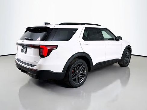 New 2026 Ford Explorer ST-Line w/ ST-Line Street Pack image 7