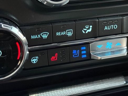 Used 2025 Ford F150 Raptor AWD/4WD image 32