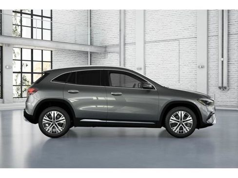 New 2026 Mercedes-Benz GLA 250 4MATIC image 2