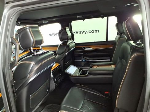 Used 2024 Jeep Grand Wagoneer L Series III image 9