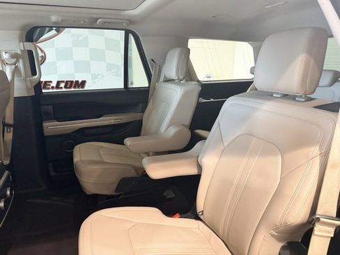Used 2024 Ford Expedition Limited image 21