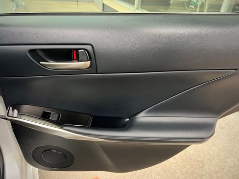 Used 2018 Lexus IS 300 image 26