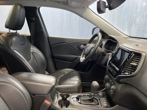 Certified 2019 Jeep Cherokee Limited w/ Trailer Tow Group image 42