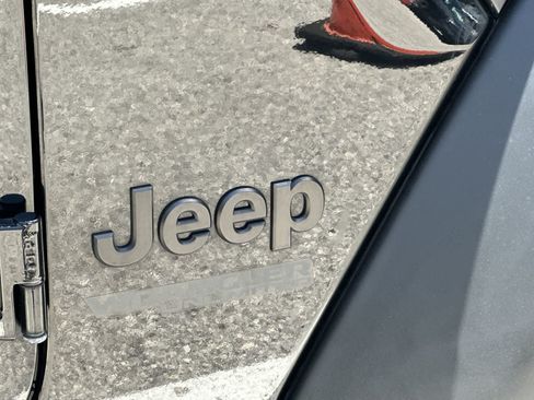 Used 2021 Jeep Wrangler Unlimited Sport AWD/4WD image 15