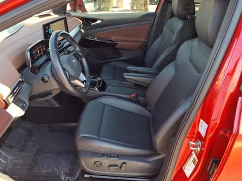 Certified 2022 Volkswagen ID.4 Pro S w/ Gradient Package image 20