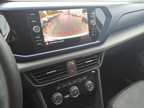 Certified 2023 Volkswagen Taos SE image 22