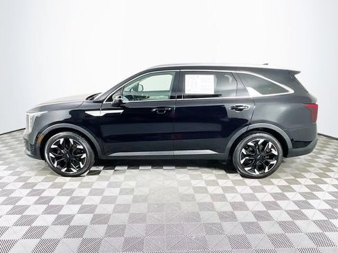 Used 2024 Kia Sorento EX w/ Panoramic Sunroof Package FWD image 5
