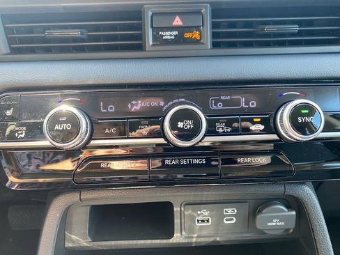 Certified 2025 Honda Pilot EX-L image 18