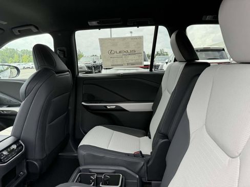 Used 2025 Lexus TX 500h F SPORT Premium image 13