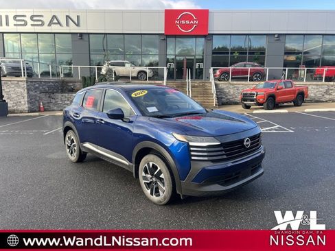 Certified 2025 Nissan Kicks SV w/ Charging Package image 1