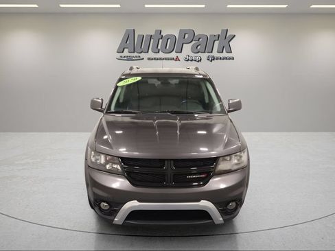 Used 2020 Dodge Journey Crossroad FWD image 2