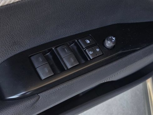Used 2026 Toyota Camry SE FWD image 10
