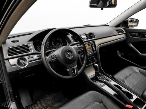 Used 2015 Volkswagen Passat TDI SE FWD image 3