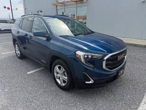 Used 2020 GMC Terrain SLE w/ Driver Convenience Package AWD/4WD image 2