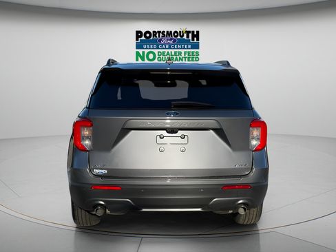 Used 2022 Ford Explorer XLT w/ Equipment Group 202A AWD/4WD image 30