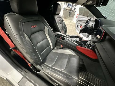 Used 2022 Chevrolet Camaro SS RWD image 32