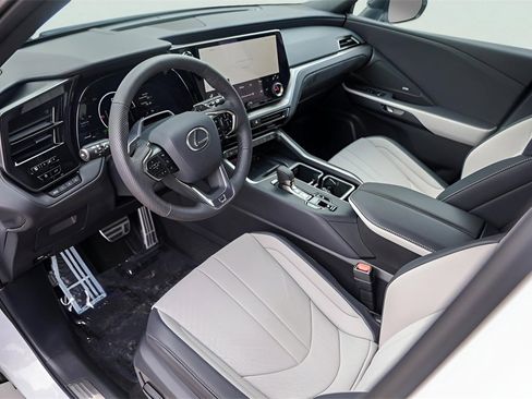 Used 2026 Lexus TX 500h AWD w/ Technology Package image 13