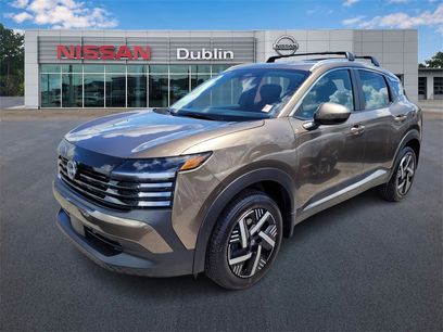 New 2025 Nissan Kicks SV w/ SV Premium Package