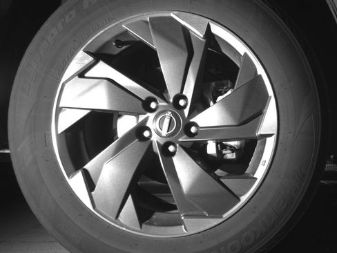 Used 2025 Nissan Rogue SV AWD/4WD image 13